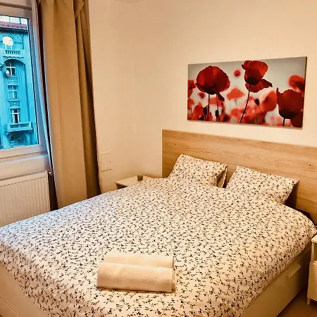 In The Heart Of The City Apartment Bucharest